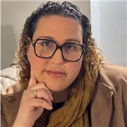 Profesor universitario de  Finanzas, también de Formación Profesional